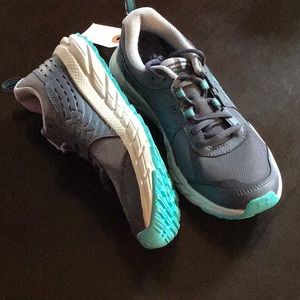 UNDER ARMOUR athletic shoes, nice shoes!